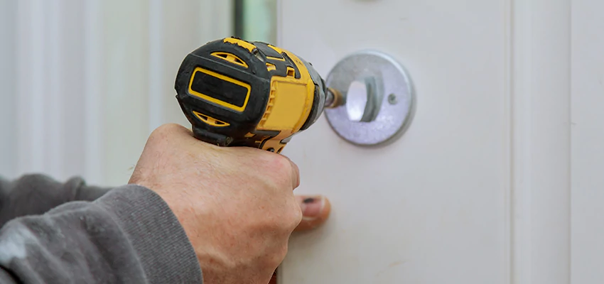 Street Locksmith For Smart Lock Repair in Jersey City, NJ